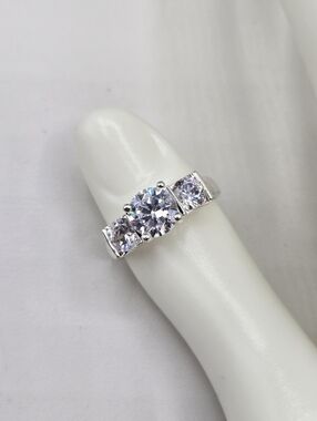 Swarovski Crystal Elements Silver Statement Ring Clear Size 7.75 Prom Bridal